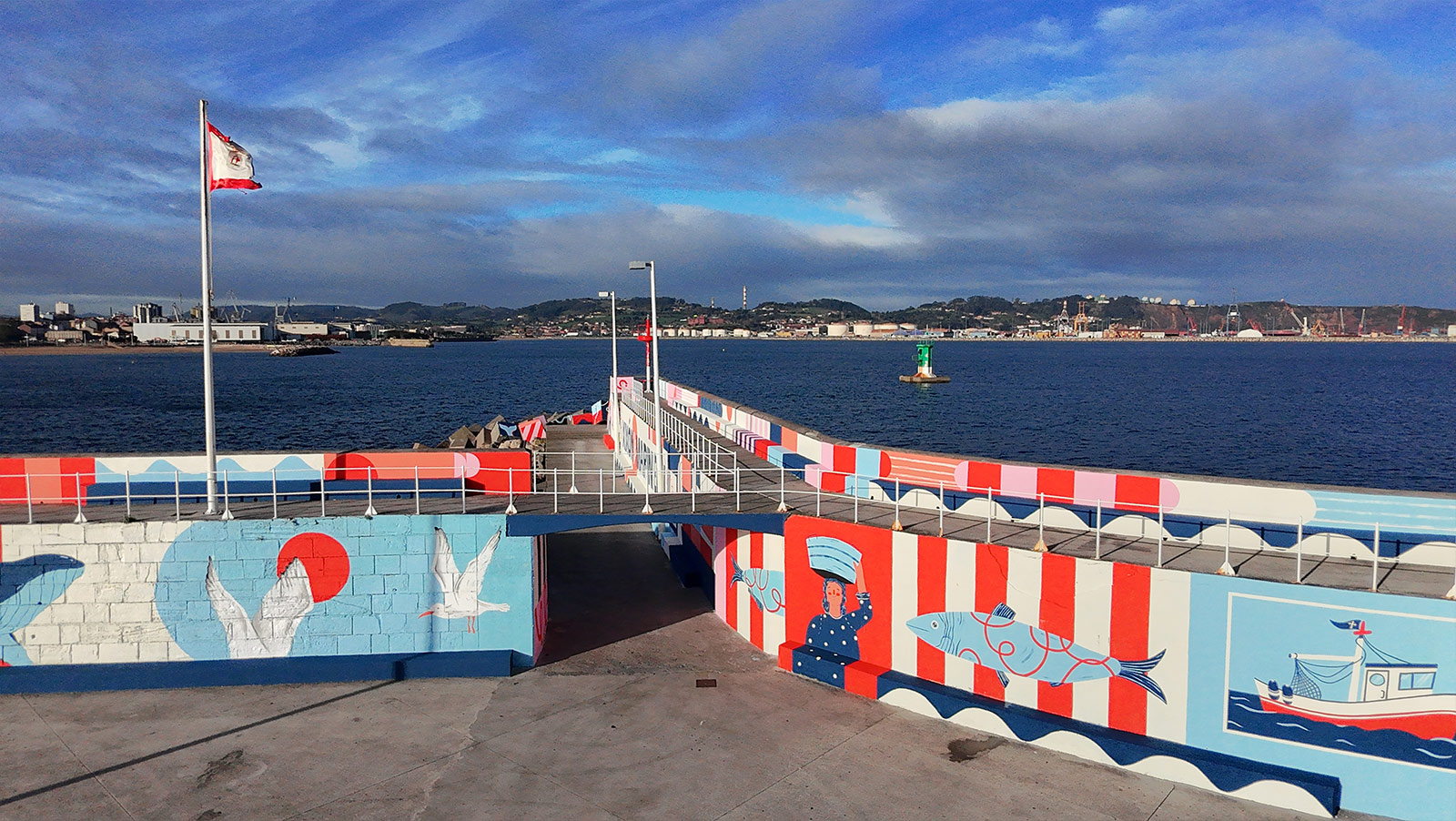 "Xixón ye Marineru" Mural en el Dique de Santa Catalina (Punta Liquerique) junto a Juan Rubio. Mural en Cimadevilla, Gijón, Asturias.